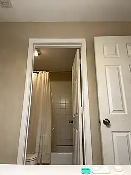 KeYBuMp323 online show from September 13, 2025, 2:17 pm