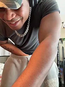 Snapshot of KeYBuMp323 chatting on February 13, 2026, 5:02 pm KeYBuMp323 online show from February 13, 2026, 5:02 pm