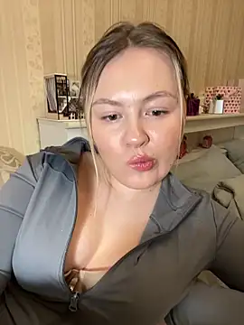 Snapshot of SunshineEmma chatting on February 10, 2026, 1:48 am SunshineEmma online show from February 10, 2026, 1:48 am