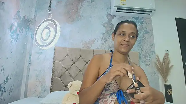 Snapshot of DarcyMooree chatting on October 8, 2025, 12:39 pm DarcyMooree online show from October 8, 2025, 12:39 pm