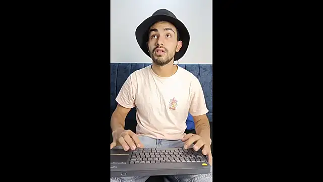 Snapshot of JuanchoAfpa chatting on October 28, 2025, 2:23 am JuanchoAfpa online show from October 28, 2025, 2:23 am