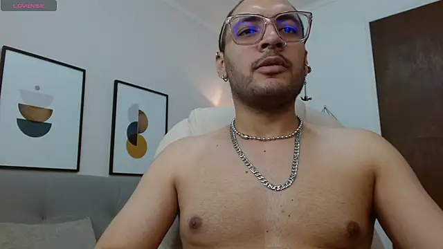   Damian    online show from November 11, 2025, 1:55 am