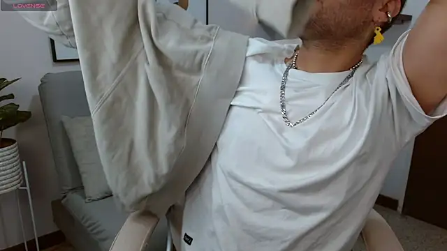   Damian    online show from November 11, 2025, 10:47 pm