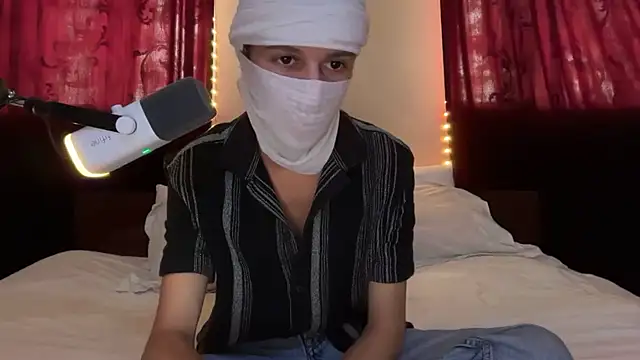 Snapshot of holydirt_luxeno1 chatting on September 15, 2025, 10:37 am holydirt luxeno1 online show from September 15, 2025, 10:37 am