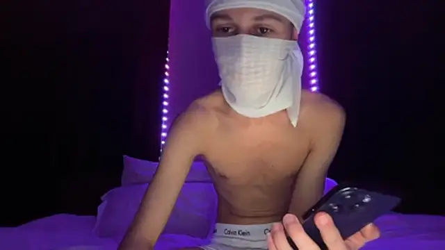 Snapshot of holydirt_luxeno1 chatting on January 9, 2026, 5:42 pm holydirt luxeno1 online show from January 9, 2026, 5:42 pm