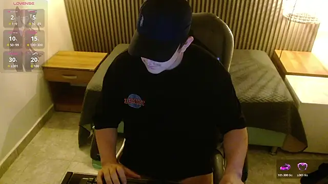 Lancelot 19 online show from October 23, 2025, 4:44 am