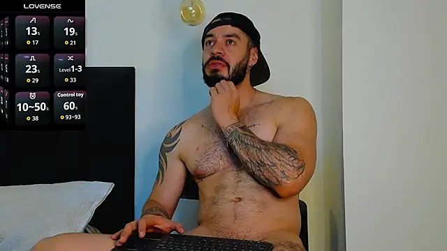 Snapshot of Drake_Cole chatting on February 11, 2026, 11:26 pm Drake Cole online show from February 11, 2026, 11:26 pm