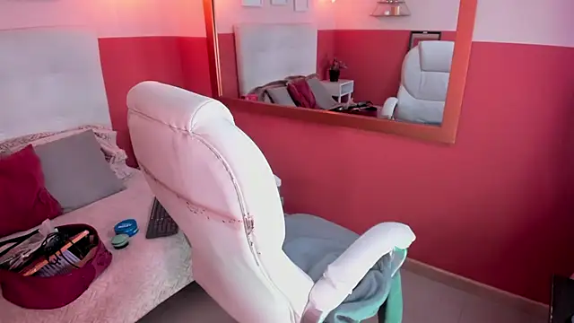 Snapshot of marie_bass chatting on March 7, 2026, 5:18 pm marie bass online show from March 7, 2026, 5:18 pm