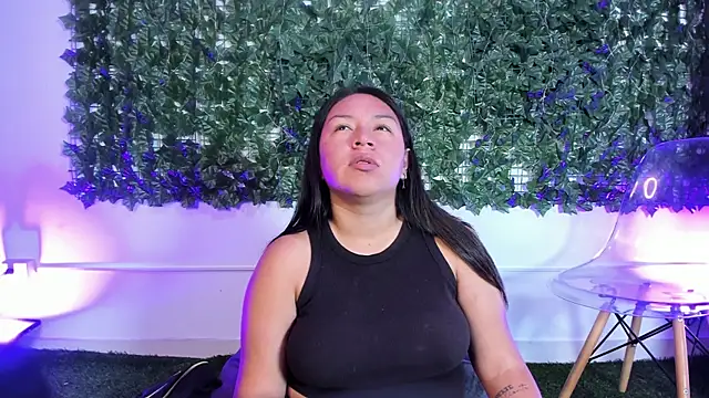 Snapshot of BellaRoux1 chatting on January 10, 2026, 12:55 pm BellaRoux1 online show from January 10, 2026, 12:55 pm