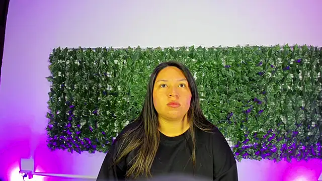 Snapshot of BellaRoux1 chatting on February 20, 2026, 12:07 pm BellaRoux1 online show from February 20, 2026, 12:07 pm