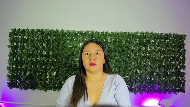 Snapshot of BellaRoux1 chatting on February 21, 2026, 12:18 pm BellaRoux1 online show from February 21, 2026, 12:18 pm