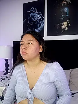 Snapshot of BellaRoux1 chatting on September 13, 2025, 12:38 pm BellaRoux1 online show from September 13, 2025, 12:38 pm