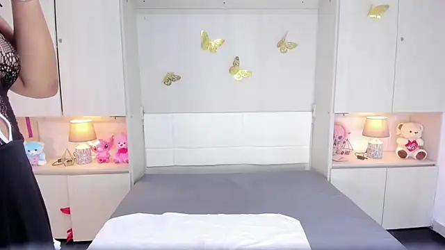 LilyWhitney online show from February 13, 2026, 4:12 am