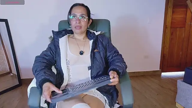 Vanessa 7  online show from February 17, 2026, 9:45 pm