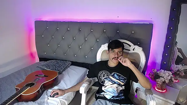 Snapshot of Charlie_Cock_ chatting on September 16, 2025, 3:51 am Charlie Cock online show from September 16, 2025, 3:51 am