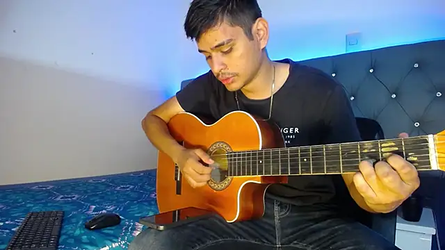 Snapshot of Charlie_Cock_ chatting on November 13, 2025, 4:05 am Charlie Cock online show from November 13, 2025, 4:05 am