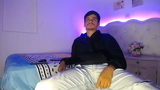 Snapshot of Charlie_Cock_ chatting on October 7, 2025, 6:03 am Charlie Cock online show from October 7, 2025, 6:03 am