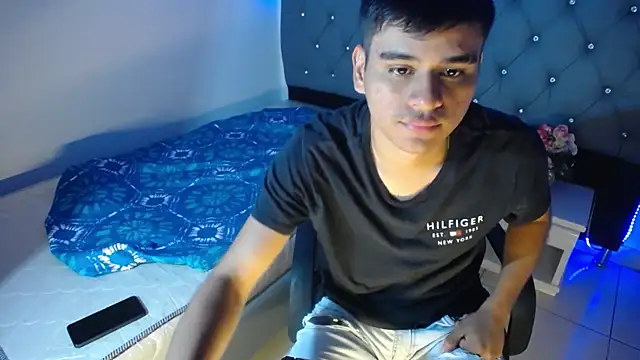 Snapshot of Charlie_Cock_ chatting on November 7, 2025, 4:28 am Charlie Cock online show from November 7, 2025, 4:28 am