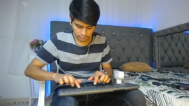 Snapshot of Charlie_Cock_ chatting on September 30, 2025, 4:51 am Charlie Cock online show from September 30, 2025, 4:51 am