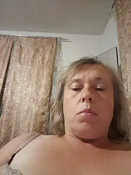 Snapshot of Catherine372311 chatting on September 24, 2025, 7:20 pm Catherine372311 online show from September 24, 2025, 7:20 pm