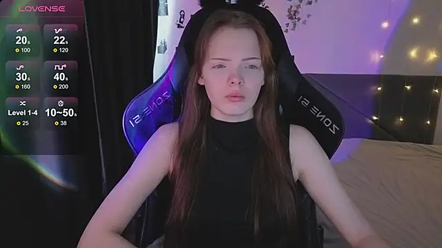 Luna Navy online show from April 10, 2026, 6:20 am