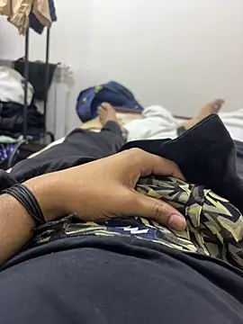 bigbulllaksh online show from November 21, 2025, 5:45 pm