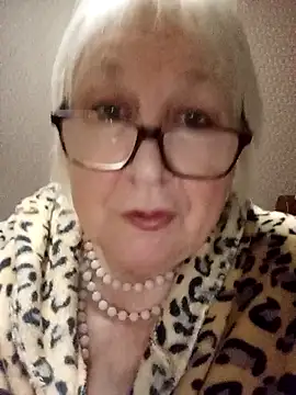 Alexia64231 online show from November 11, 2025, 2:06 am