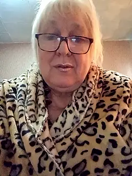 Alexia64231 online show from October 28, 2025, 7:29 am