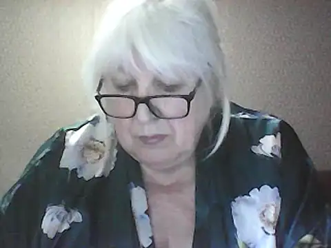 Snapshot of Alexia64231 chatting on April 21, 2026, 2:56 pm Alexia64231 online show from April 21, 2026, 2:56 pm