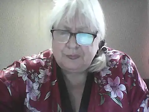 Snapshot of Alexia64231 chatting on May 5, 2026, 5:21 am Alexia64231 online show from May 5, 2026, 5:21 am