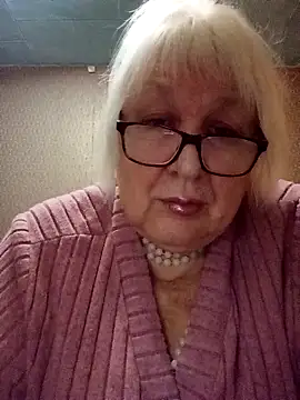 Alexia64231 online show from October 28, 2025, 7:35 pm