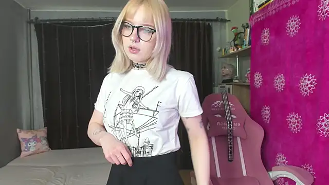 Snapshot of godlikegirlyy chatting on September 16, 2025, 11:55 am godlikegirlyy online show from September 16, 2025, 11:55 am