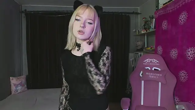 Snapshot of godlikegirlyy chatting on September 23, 2025, 12:34 pm godlikegirlyy online show from September 23, 2025, 12:34 pm