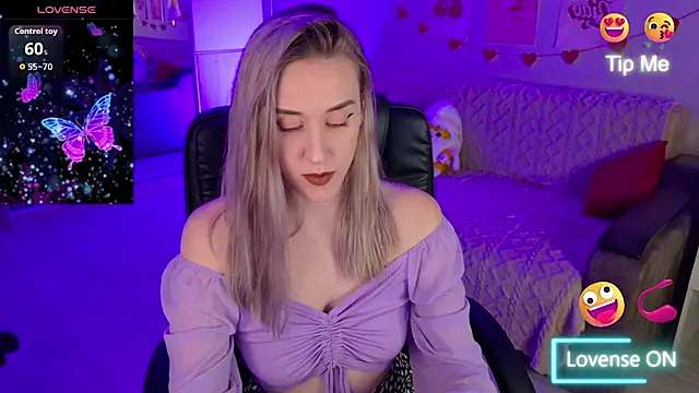 Snapshot of Free_Harmony chatting on October 24, 2025, 7:35 pm Free Harmony online show from October 24, 2025, 7:35 pm