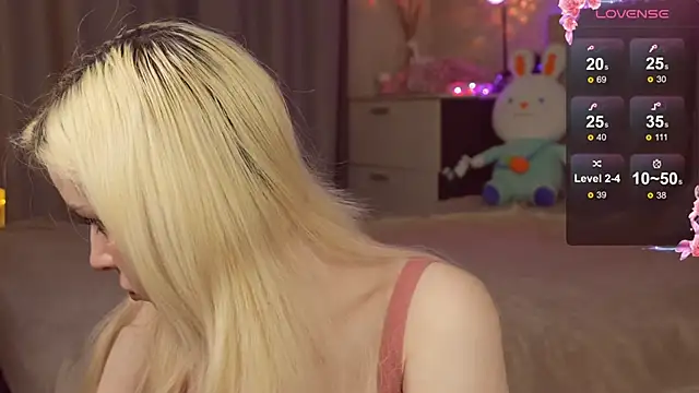 peachii meow online show from November 23, 2025, 1:32 pm