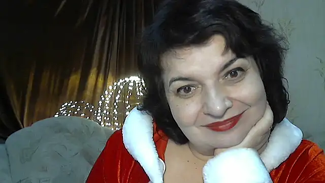 Snapshot of LedyNika chatting on December 2, 2025, 6:42 pm LedyNika online show from December 2, 2025, 6:42 pm