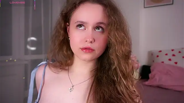 SusannaScholler online show from May 28, 2026, 10:59 pm