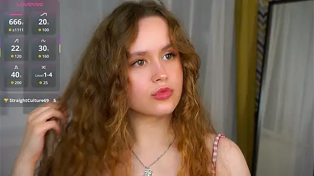 SusannaScholler online show from October 30, 2025, 6:49 pm