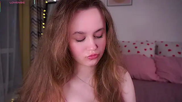SusannaScholler online show from May 24, 2026, 10:53 pm
