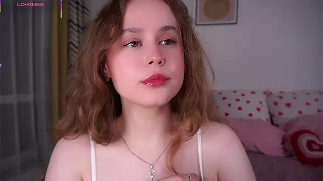 SusannaScholler online show from May 17, 2026, 10:43 pm