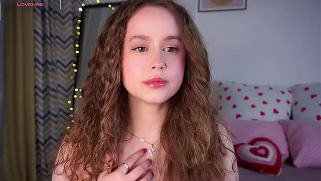 SusannaScholler online show from May 11, 2026, 10:18 pm