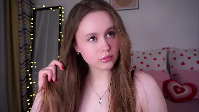 SusannaScholler online show from April 14, 2026, 10:59 pm