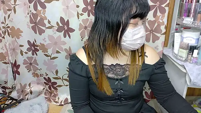 Snapshot of MIKE_chan chatting on November 24, 2025, 3:01 pm MIKE chan online show from November 24, 2025, 3:01 pm