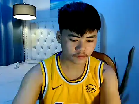 hot emman online show from March 25, 2026, 12:11 am