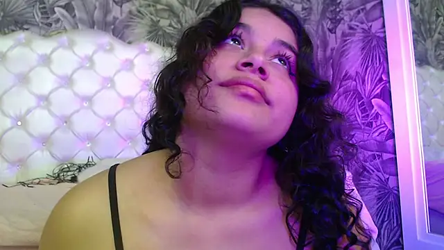 RylieRoss online show from November 26, 2025, 2:28 pm