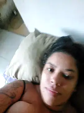 Snapshot of biancaalvess chatting on February 11, 2026, 11:32 am biancaalvess online show from February 11, 2026, 11:32 am