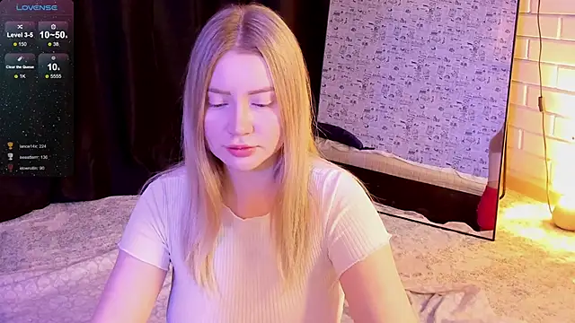 Lillie Berry online show from November 11, 2025, 4:40 am