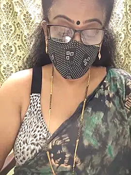 sweet-lotus online show from October 18, 2025, 7:05 pm