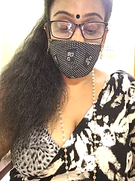 sweet-lotus online show from November 2, 2025, 11:37 am