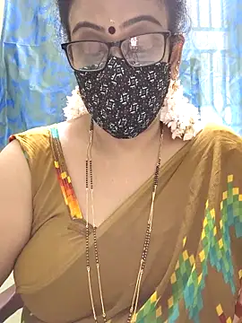 sweet-lotus online show from December 4, 2025, 4:00 am